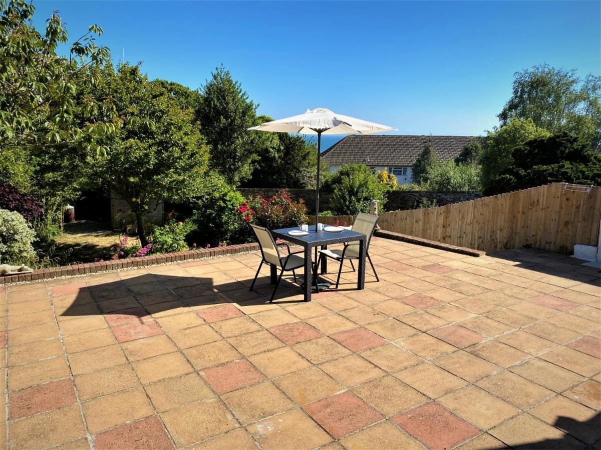 Luxury Suntrap In Private Complex St Leonards Apartamento Newport Beach Exterior foto